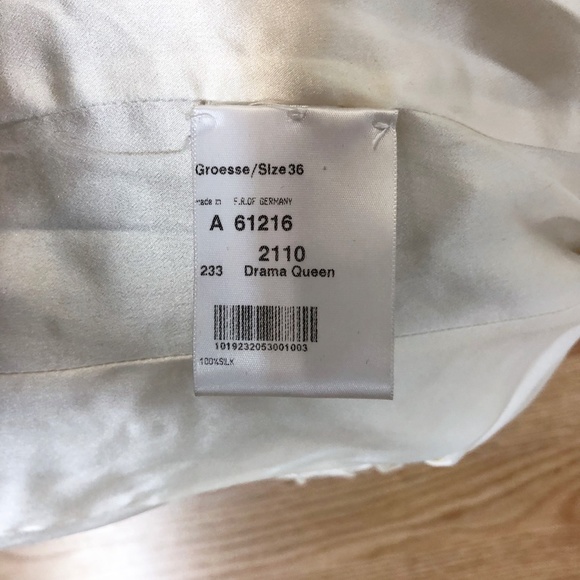 Escada Embroidered Blazer Jacket with Long Sleeves - Picture 7 of 8